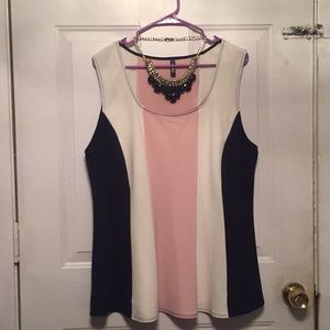 No sleeve top with necklace